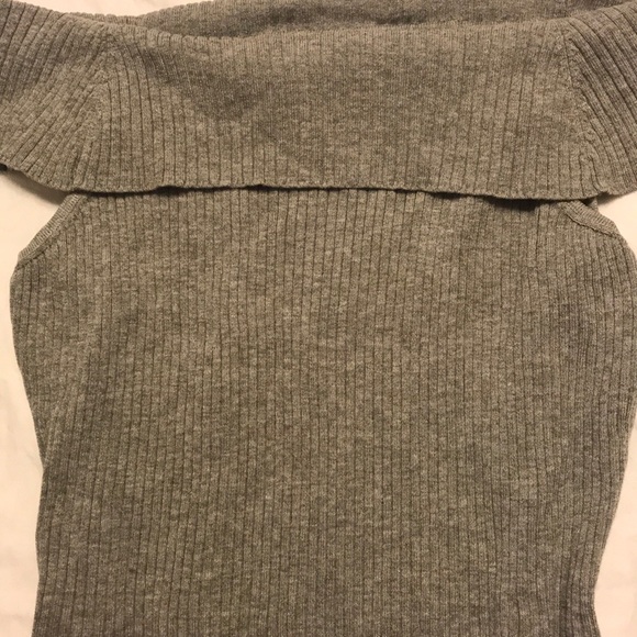 Off the shoulder knit onesie - Picture 3 of 3